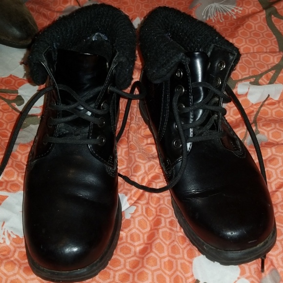 Shoes - Picture 2 of 5